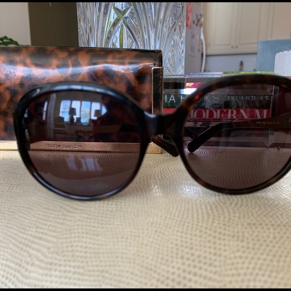 Tory Burch Sunglasses Tortoise Shell